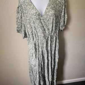 NWT Bloomchic dress size 18